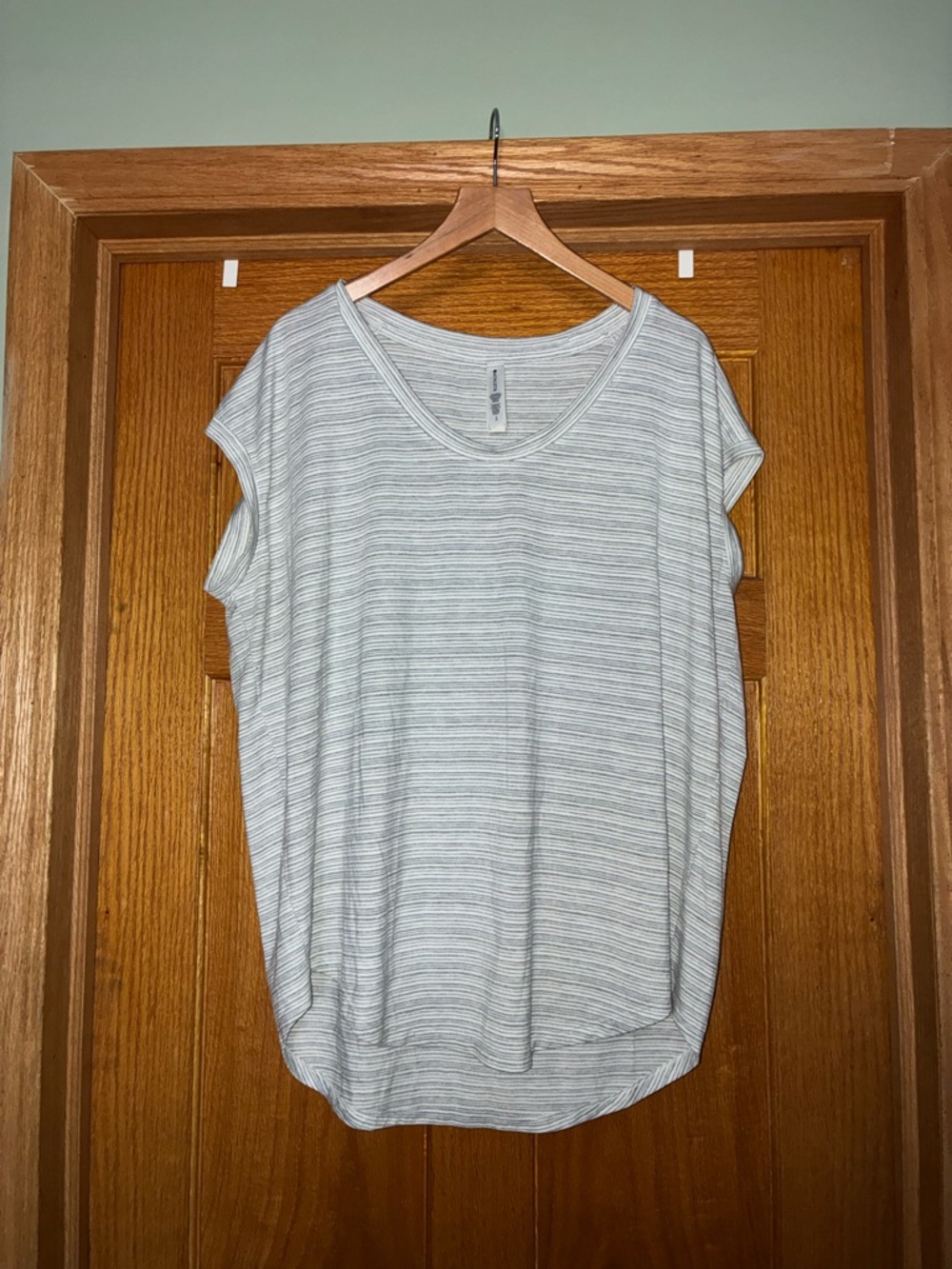 Athleta Light Gray Striped Women's Short Sleeve Top